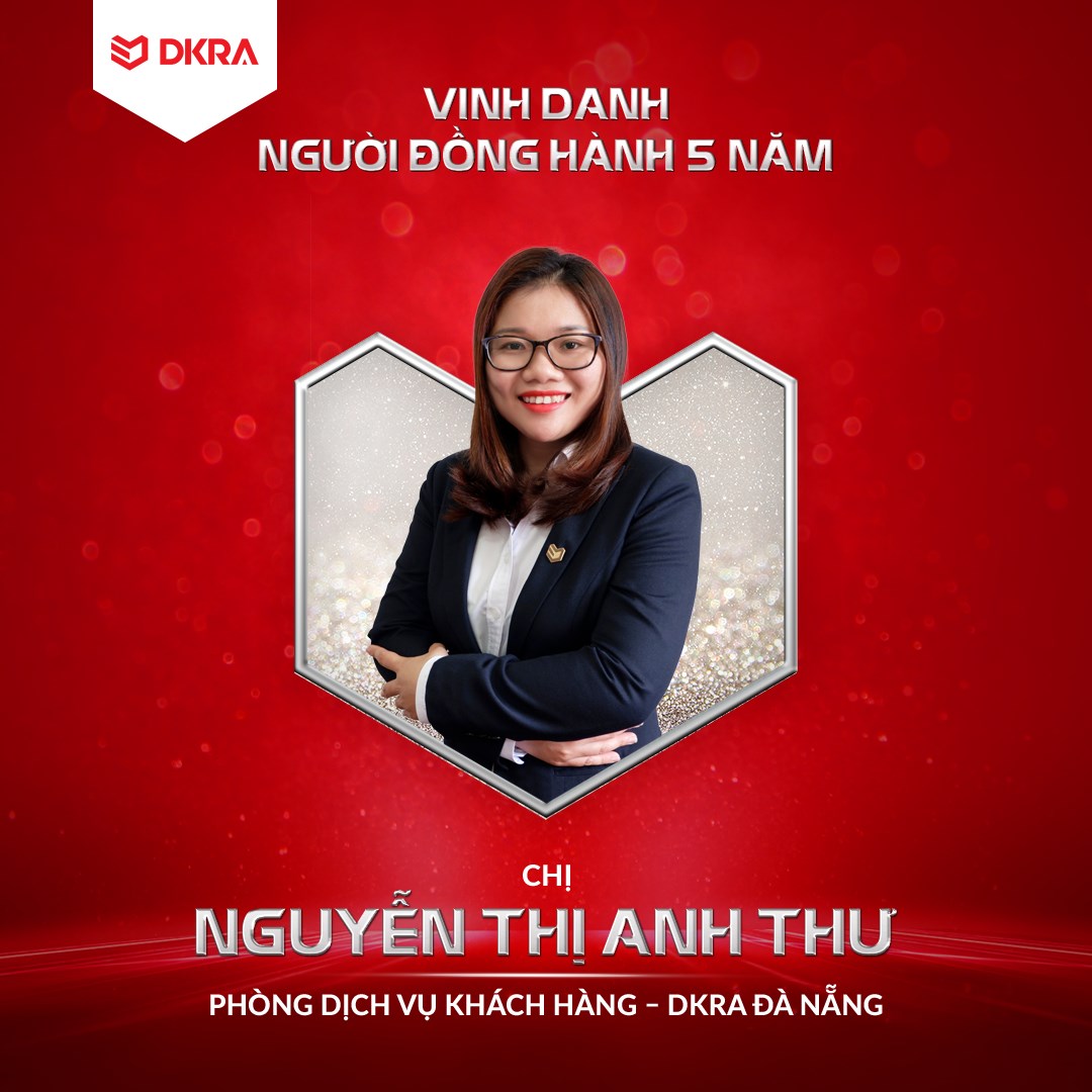 Chị Nguyễn Thị Anh Thư được vinh danh vì có 5 năm đóng góp tích cực cho hệ thống